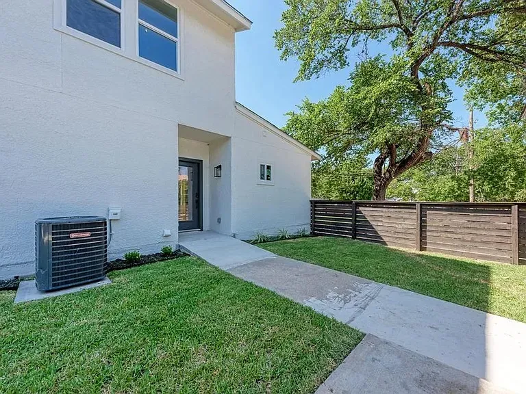 201 W MOCKINGBIRD LANE #1 Austin, TX 78745