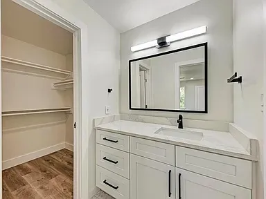 201 W MOCKINGBIRD LANE #1 Austin, TX 78745
