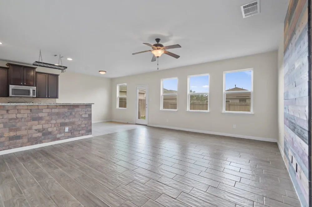 1445 Treeta Trail Kyle, TX 78640