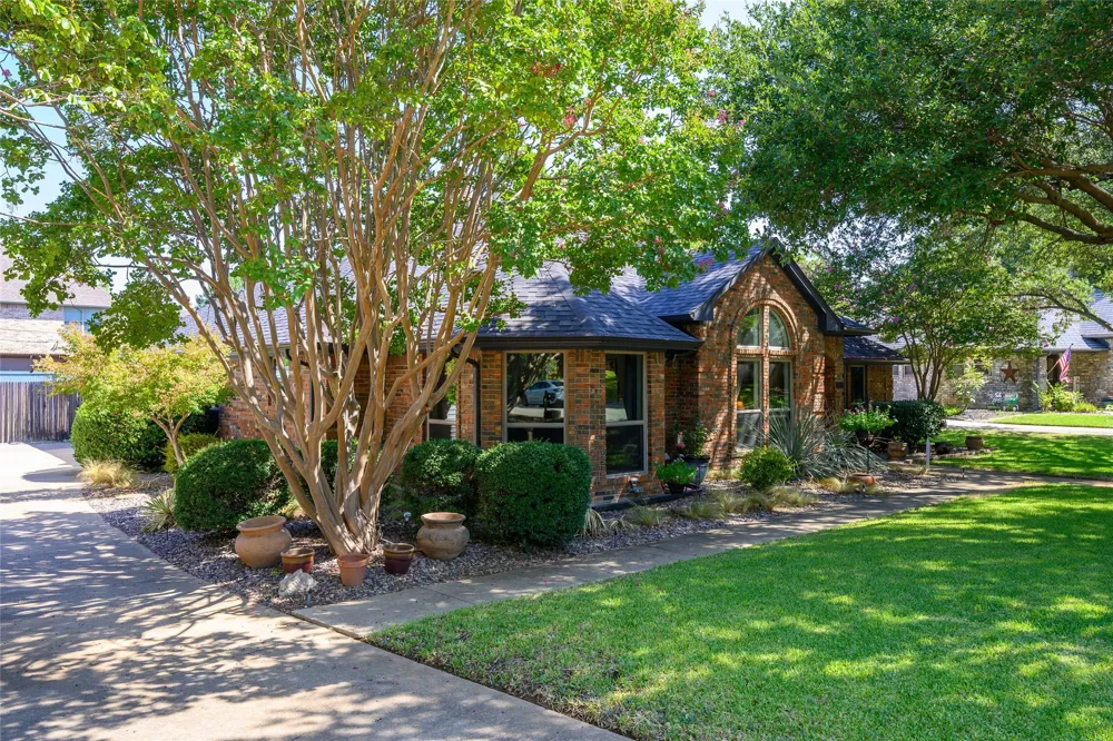 2906 River Crest Street Grapevine, TX 76051