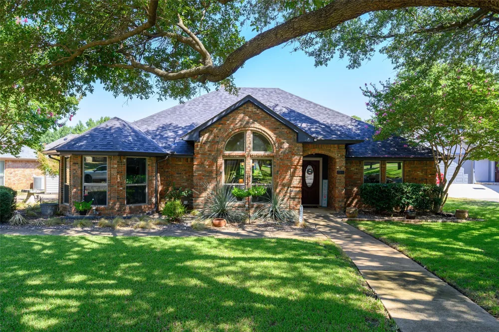 2906 River Crest Street Grapevine, TX 76051