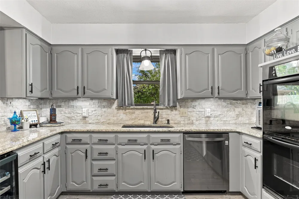 2906 River Crest Street Grapevine, TX 76051