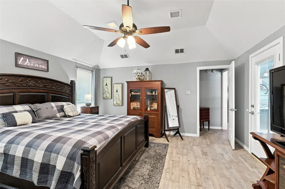 2906 River Crest Street Grapevine, TX 76051