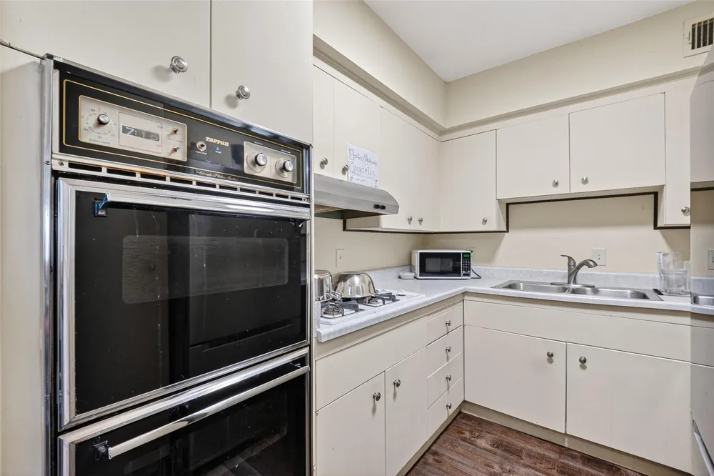 2600 Bellefontaine St Apt D24, Houston, TX 77025