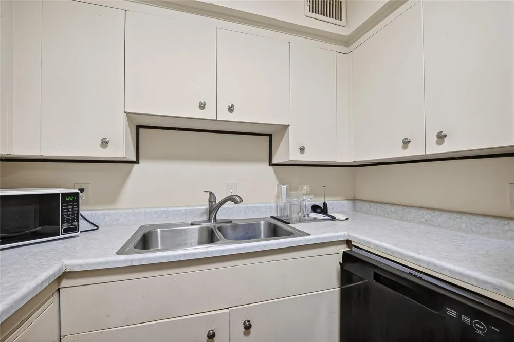 2600 Bellefontaine St Apt D24, Houston, TX 77025