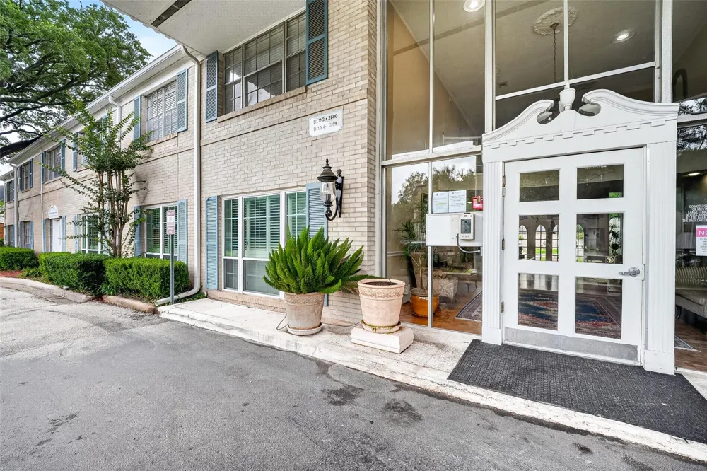 2600 Bellefontaine St Apt D24, Houston, TX 77025