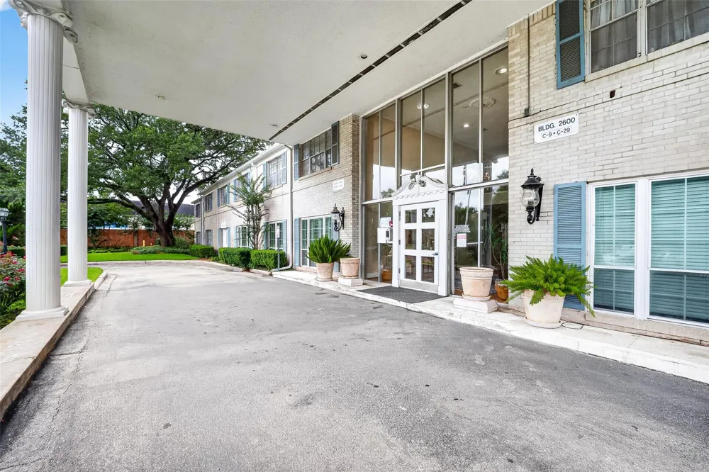 2600 Bellefontaine St Apt D24, Houston, TX 77025