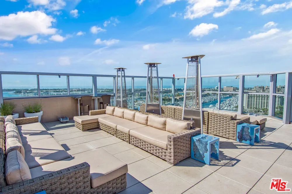 13700 Marina Pointe Drive #324 Marina del Rey, CA 90292