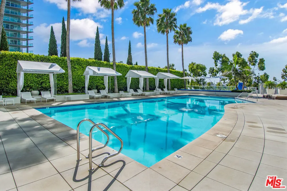 13700 Marina Pointe Drive #324 Marina del Rey, CA 90292