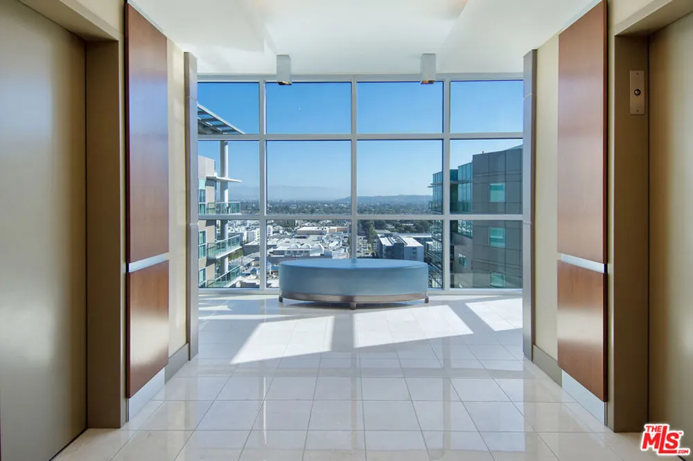 13700 Marina Pointe Drive #324 Marina del Rey, CA 90292