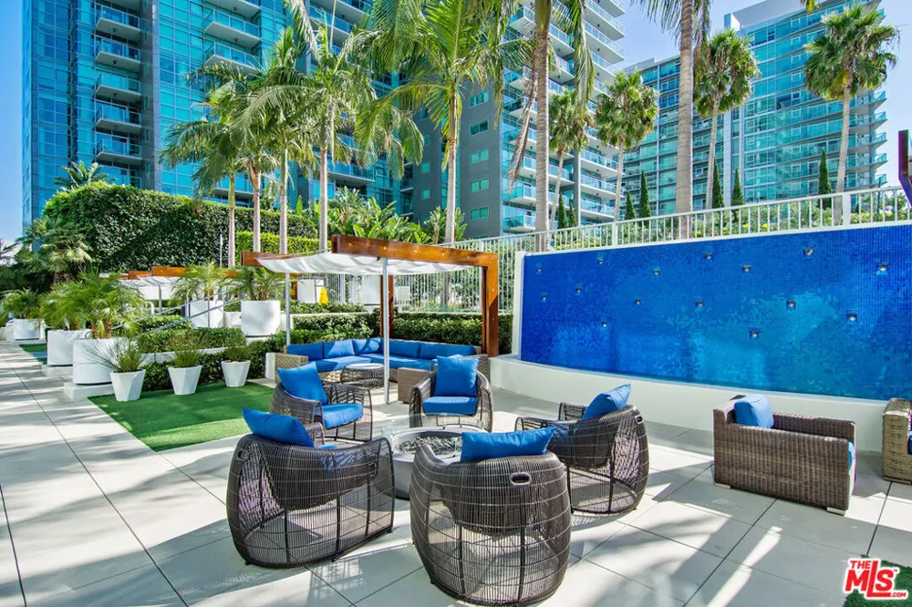 13700 Marina Pointe Drive #324 Marina del Rey, CA 90292