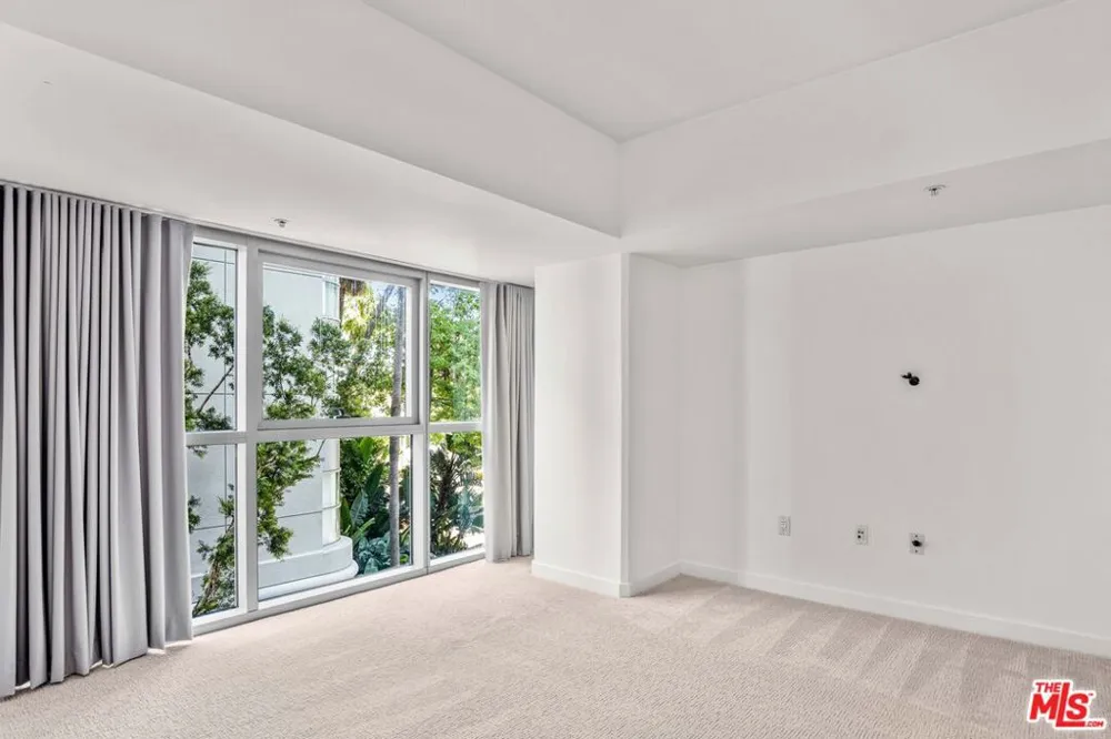13700 Marina Pointe Drive #324 Marina del Rey, CA 90292