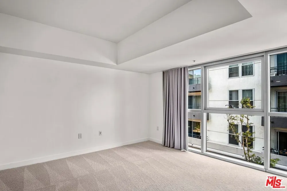 13700 Marina Pointe Drive #324 Marina del Rey, CA 90292