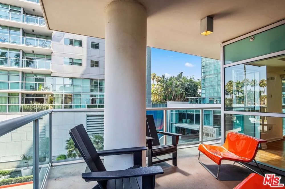 13700 Marina Pointe Drive #324 Marina del Rey, CA 90292
