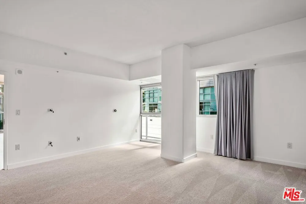 13700 Marina Pointe Drive #324 Marina del Rey, CA 90292