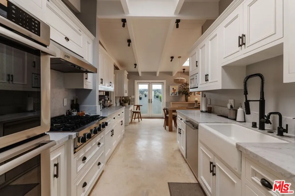 1424 Nathan Lane Ventura, CA 93001