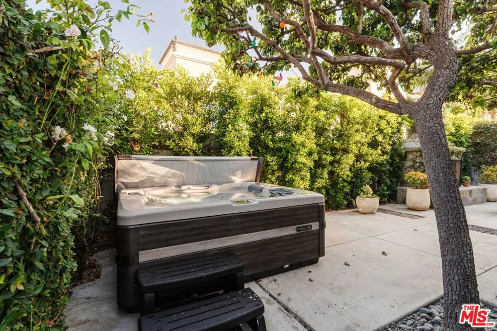 1424 Nathan Lane Ventura, CA 93001