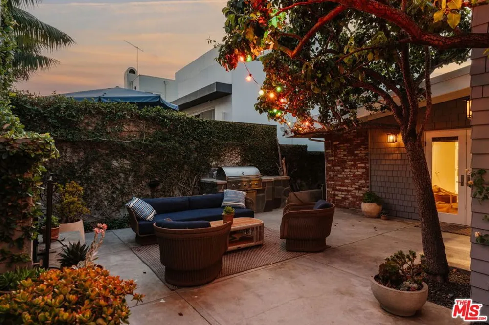 1424 Nathan Lane Ventura, CA 93001