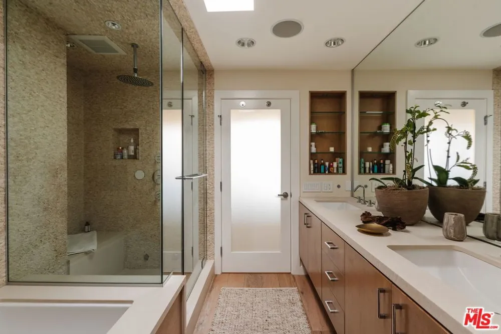 1424 Nathan Lane Ventura, CA 93001