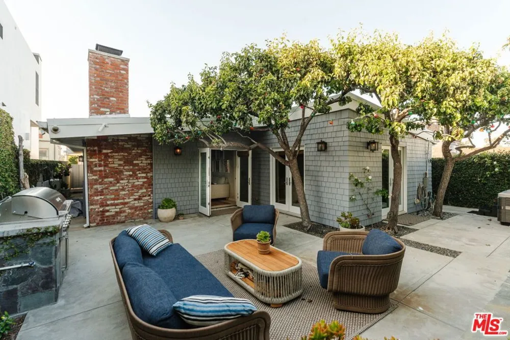 1424 Nathan Lane Ventura, CA 93001