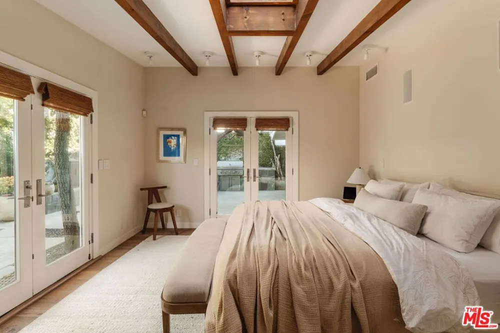 1424 Nathan Lane Ventura, CA 93001