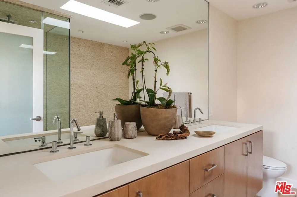 1424 Nathan Lane Ventura, CA 93001