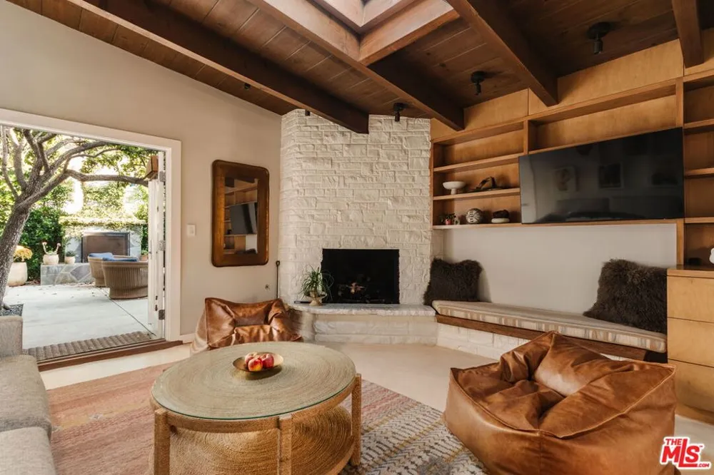 1424 Nathan Lane Ventura, CA 93001