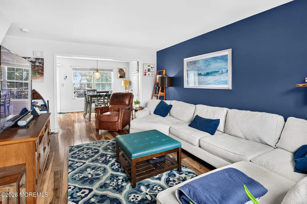 20 Karwatt Court Sayreville, NJ 08872