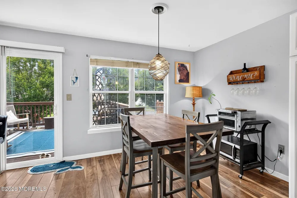 20 Karwatt Court Sayreville, NJ 08872