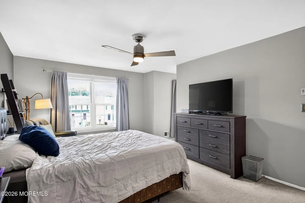 20 Karwatt Court Sayreville, NJ 08872