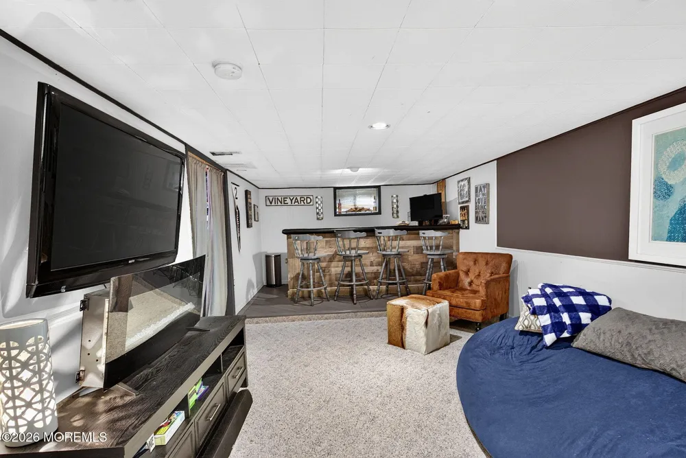 20 Karwatt Court Sayreville, NJ 08872