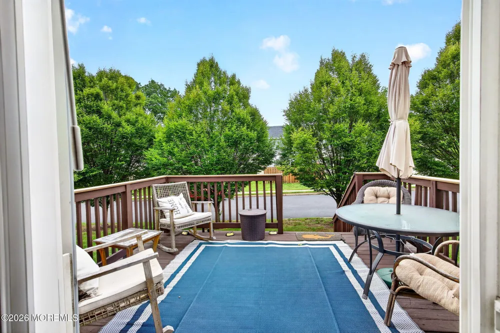 20 Karwatt Court Sayreville, NJ 08872