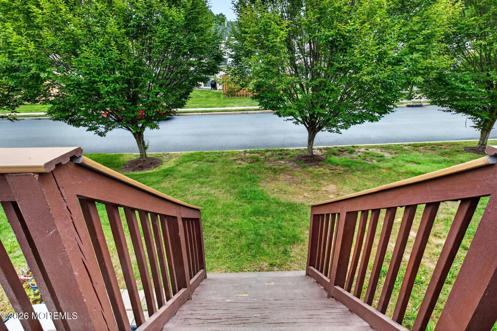 20 Karwatt Court Sayreville, NJ 08872