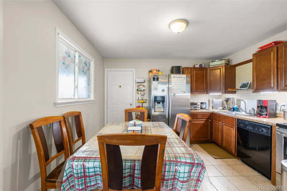 2378 River Drive Lincoln Park City, MI 48146