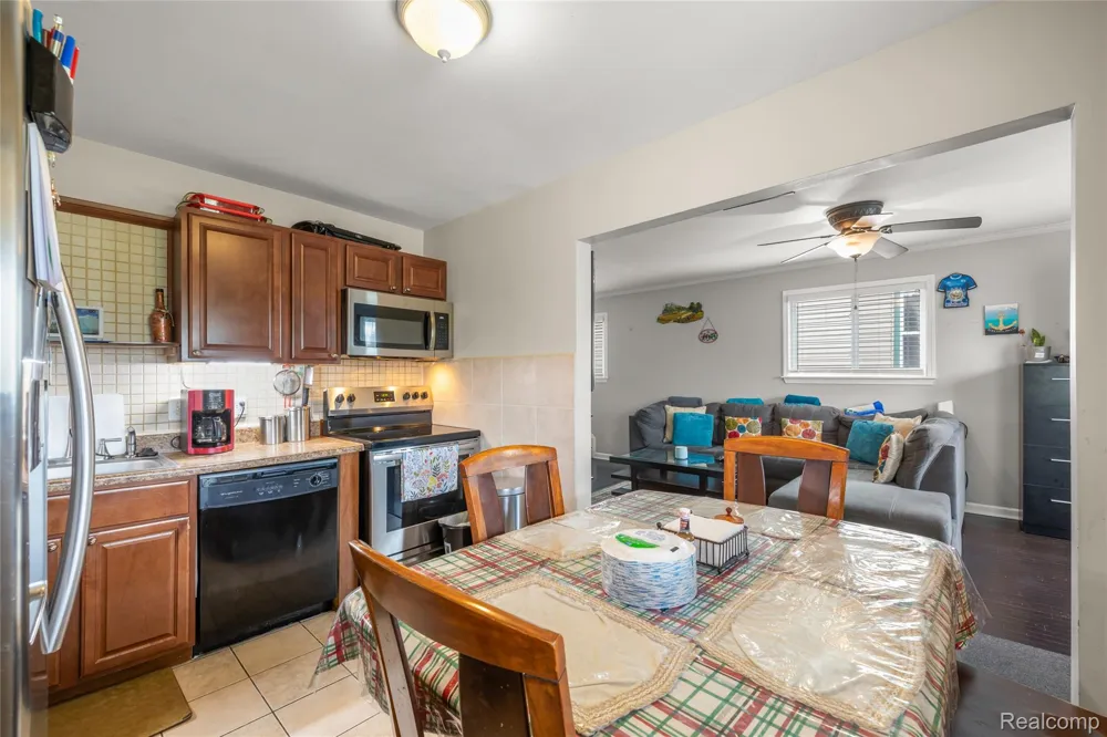 2378 River Drive Lincoln Park City, MI 48146