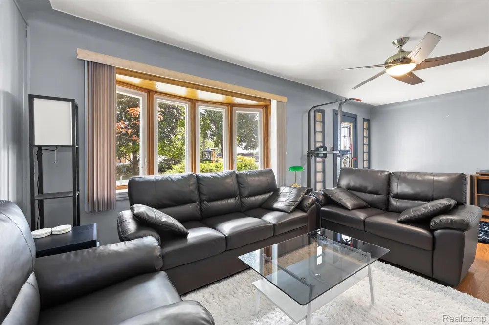 5839 Yale Street Westland City, MI 48185