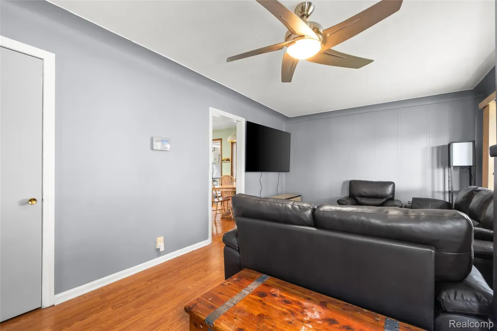 5839 Yale Street Westland City, MI 48185
