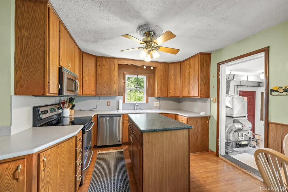 5839 Yale Street Westland City, MI 48185