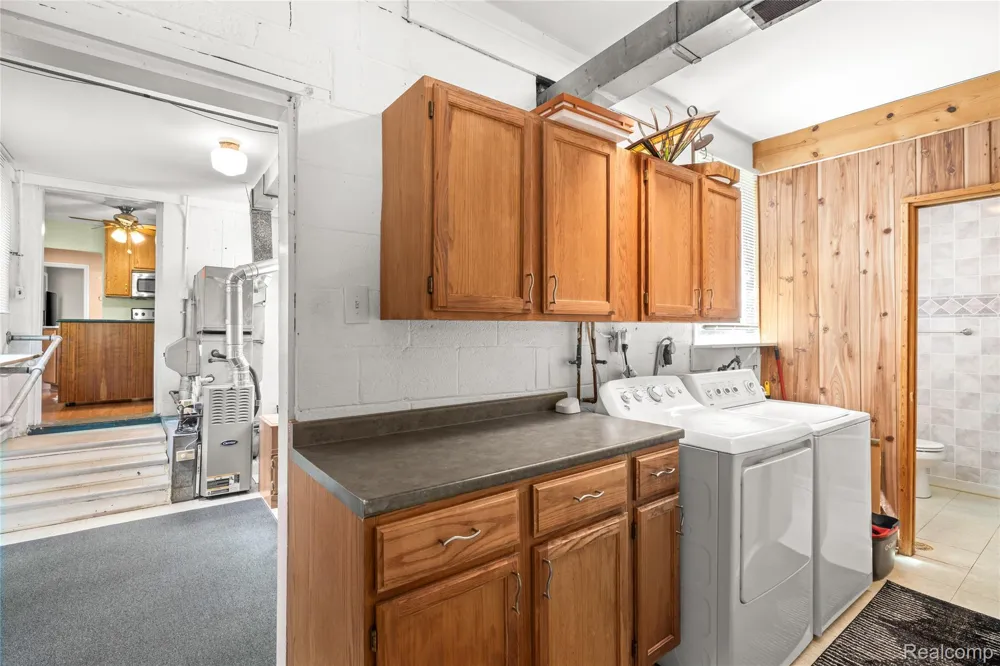 5839 Yale Street Westland City, MI 48185