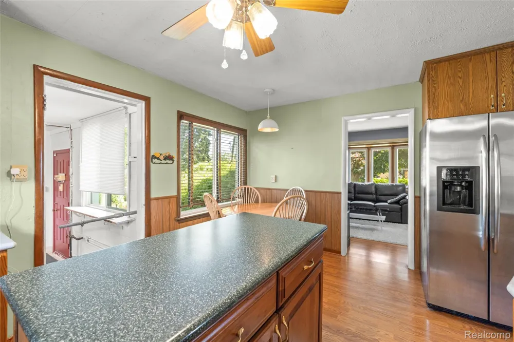5839 Yale Street Westland City, MI 48185