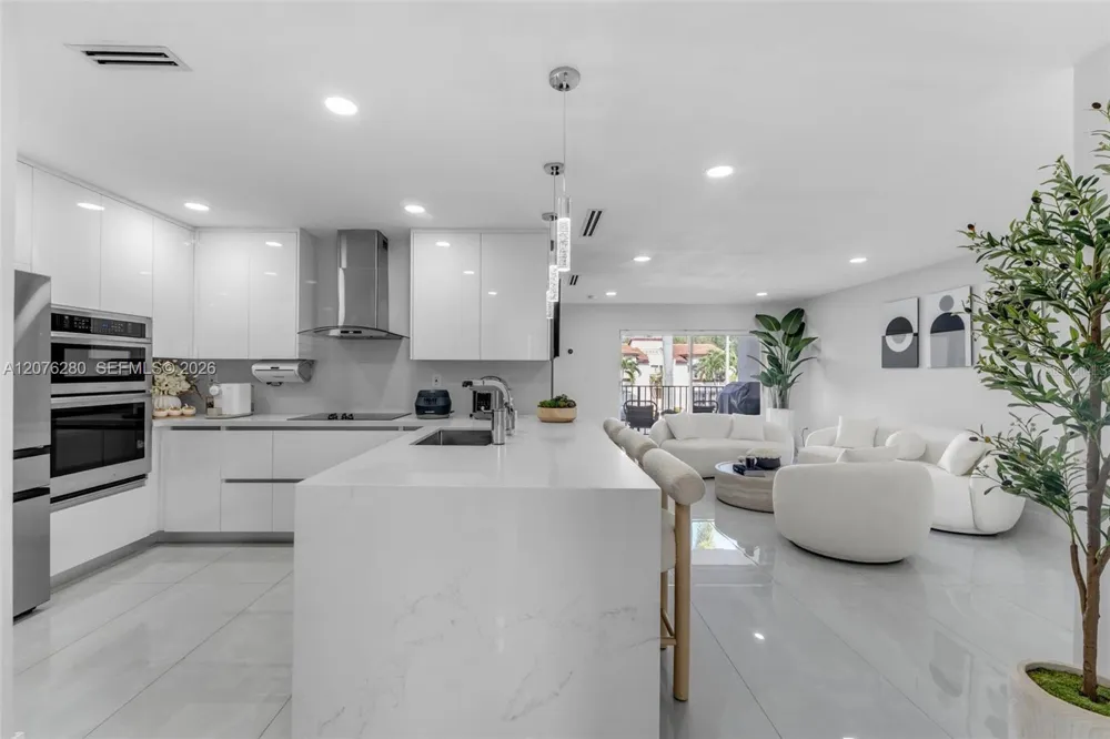 1180 NW 124TH PLACE #208 Miami, FL 33182