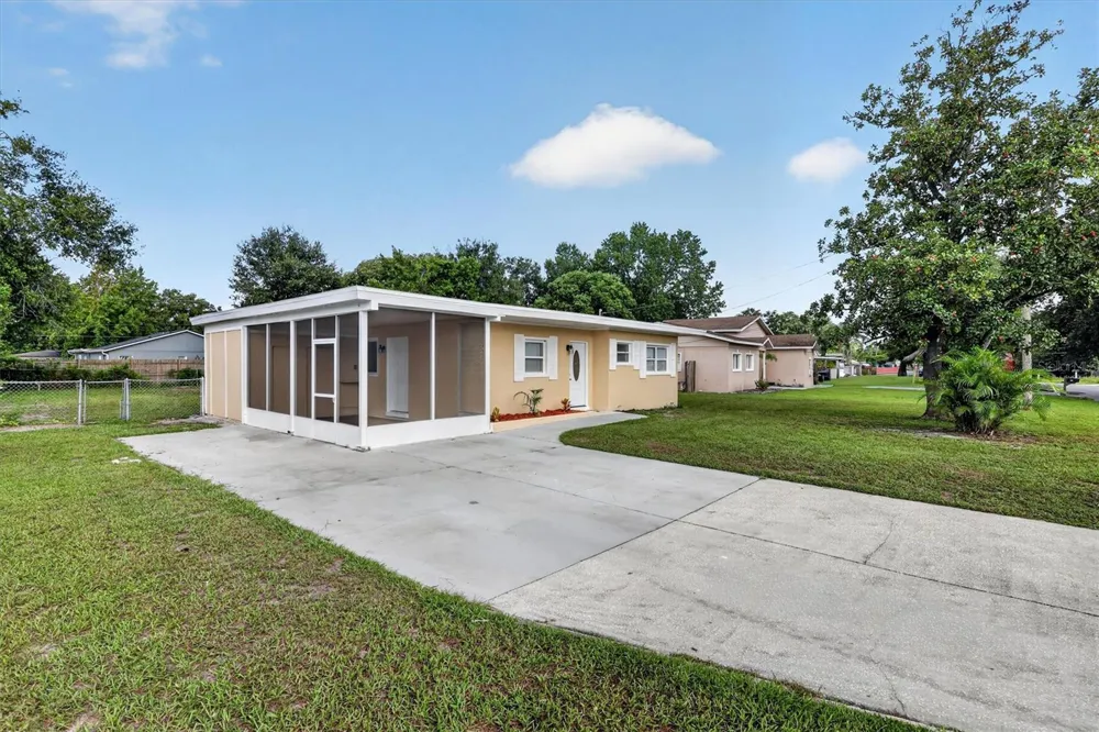 208 PALMYRA DRIVE Orlando, FL 32807