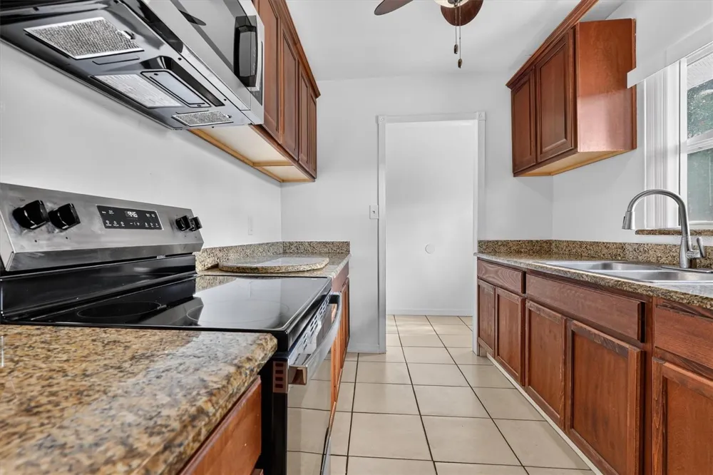 208 PALMYRA DRIVE Orlando, FL 32807