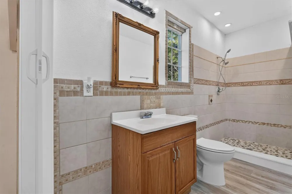 208 PALMYRA DRIVE Orlando, FL 32807