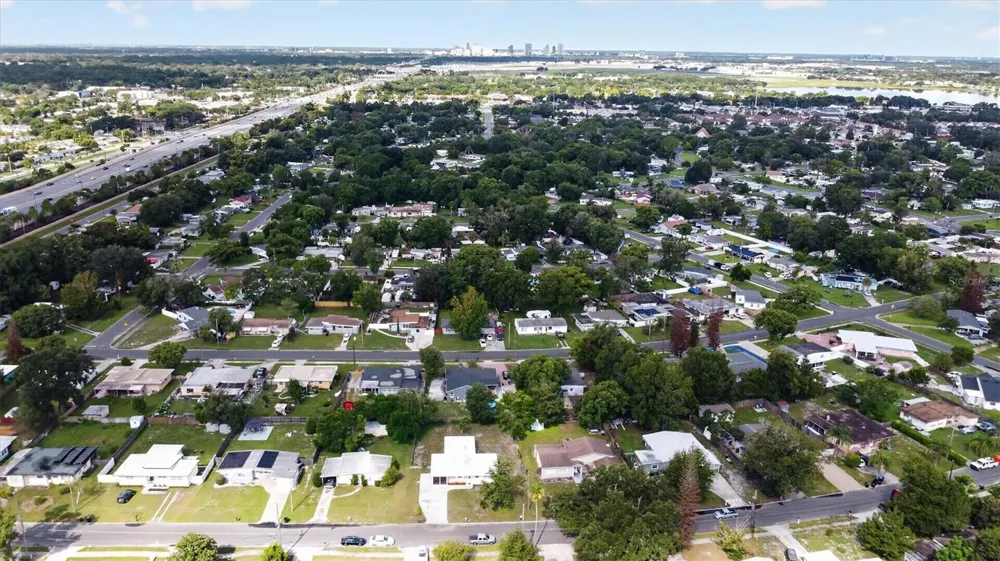 208 PALMYRA DRIVE Orlando, FL 32807