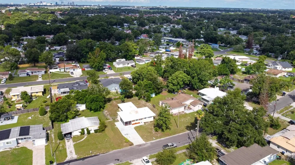 208 PALMYRA DRIVE Orlando, FL 32807