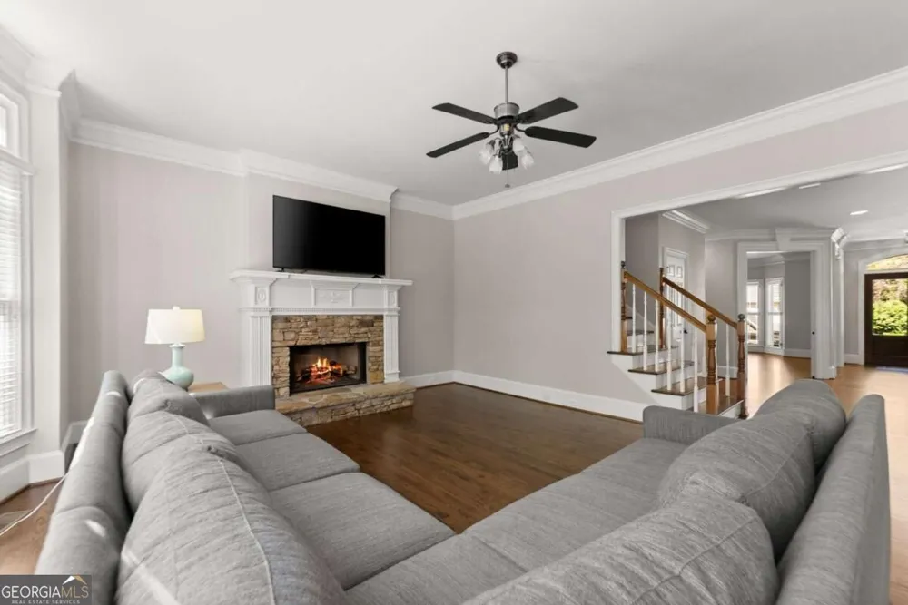 960 Allen Lake LN Suwanee, GA 30024