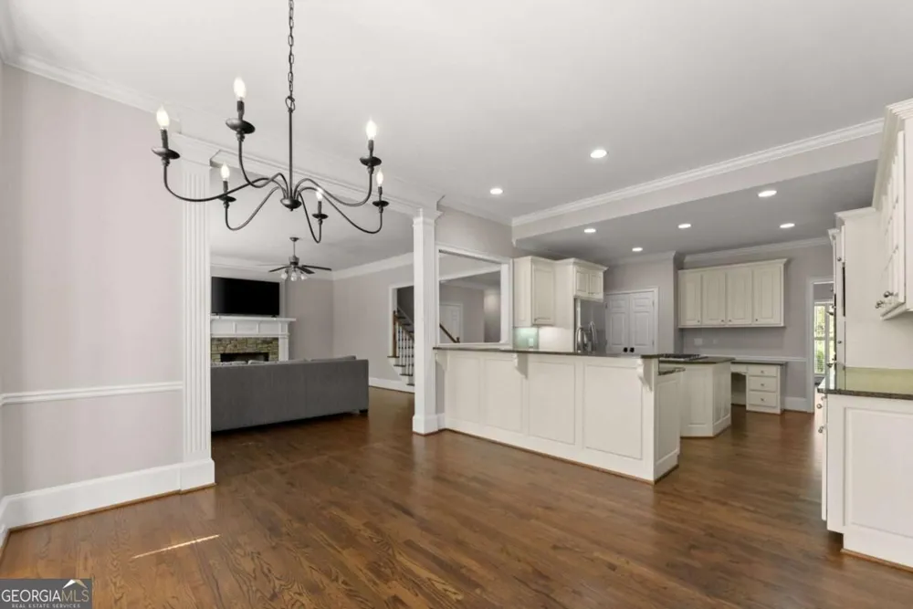 960 Allen Lake LN Suwanee, GA 30024