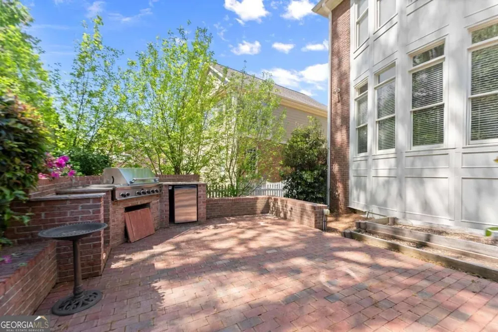 960 Allen Lake LN Suwanee, GA 30024