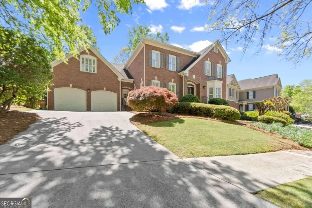 960 Allen Lake LN Suwanee, GA 30024